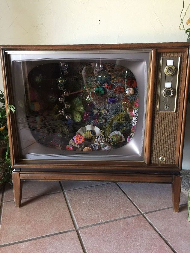 vintage tv faux aquarium, Producto terminado