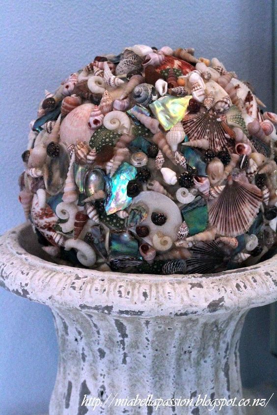 decorao de banheiro praia faa uma jarra ou bola com conchas