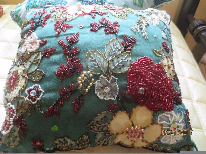almofadas decorativas com miangas