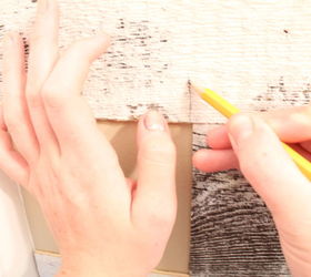 31 trucos para ayudarte a arreglar la madera de tu casa, Aplicar imitaci n de madera sobre una pared de madera aburrida