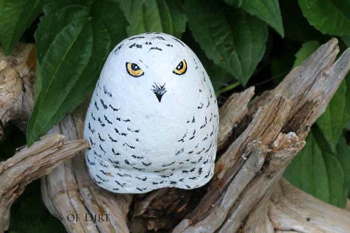 s 30 garden art ideas to fall in love with, Upgrade A Simple Rock To An Animal