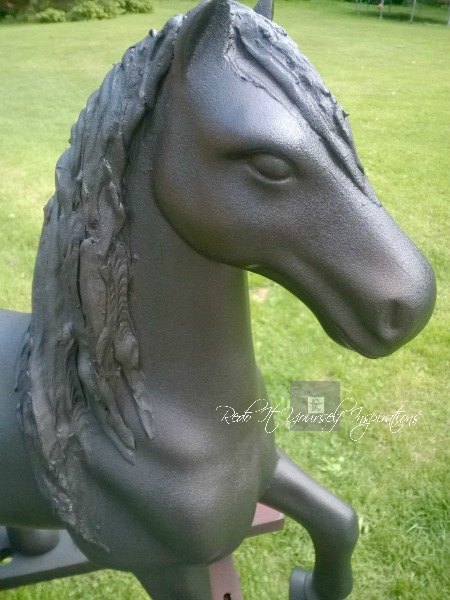 30 maneras de dar estilo a tu jardn, Convierte un caballo de juguete en una estatua de jard n