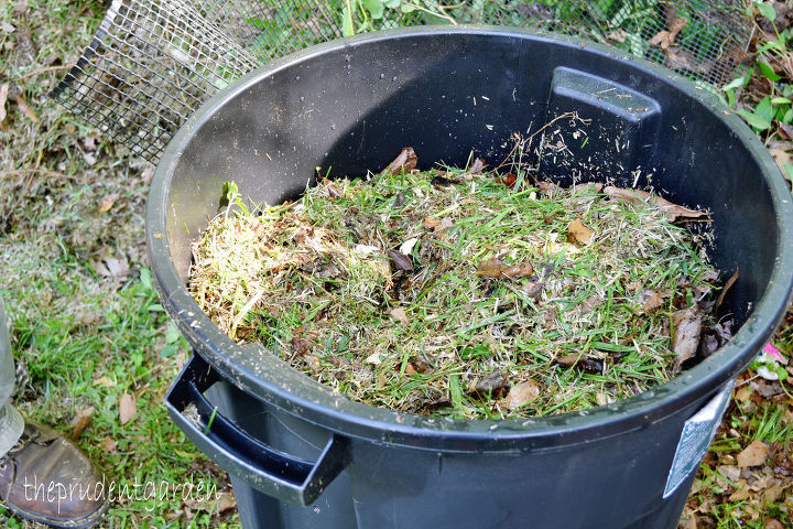 vea cmo 30 jardineros inteligentes hacen que sus hostas prosperen, Vaciador de compost barato