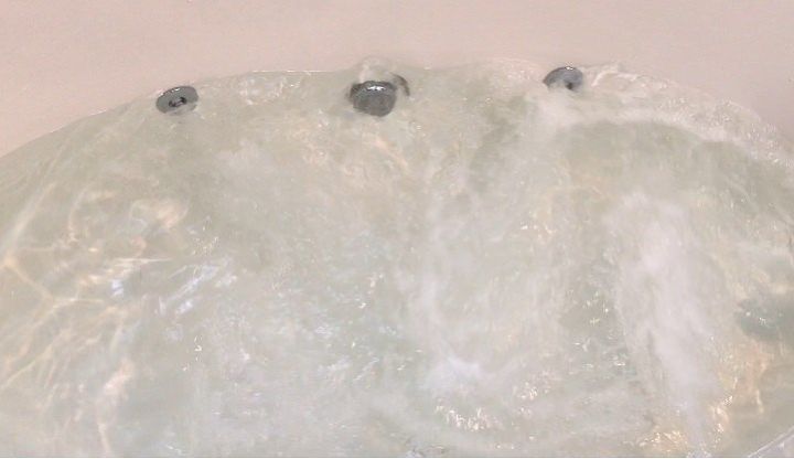 5 ways to clean your tub tile