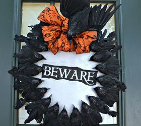 31 maneras de hacer una hermosa corona para la puerta de entrada, Haz una horripilante corona para Halloween
