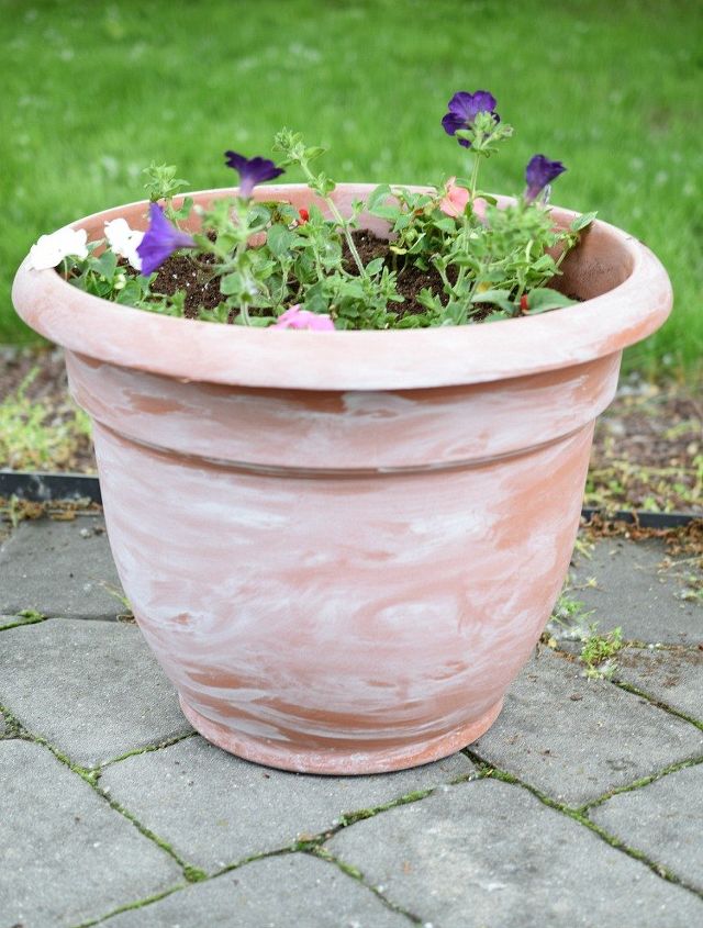 Plastic Planter Makeover idea