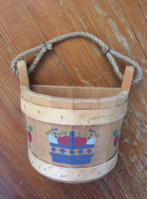 using thrift store finds to add farmhouse style, Bucket Before