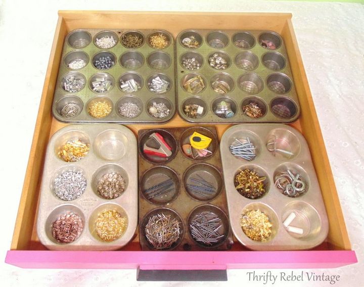 10 ideias de armazenamento inesperadas que voc j tem em sua casa, Organizadores de gaveta para forminhas de cupcake reaproveitadas