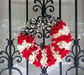 31 unusual flag ideas that actually look amazing, Shred Up Your Jeans Into A Fluffy Wreath