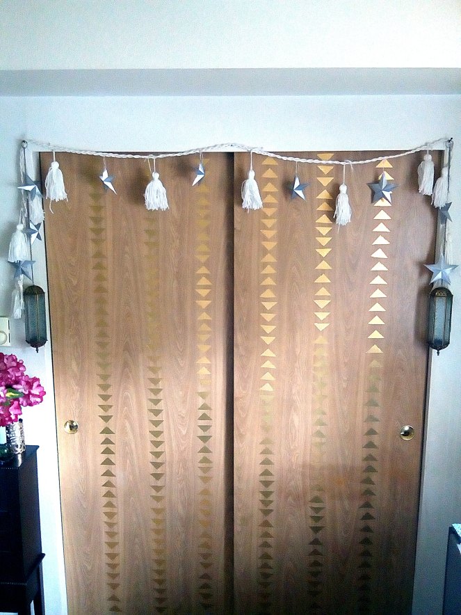 s 15 ways to make your home decor look like you spent hundreds, Make Closet Doors Shine Metallic With Cans