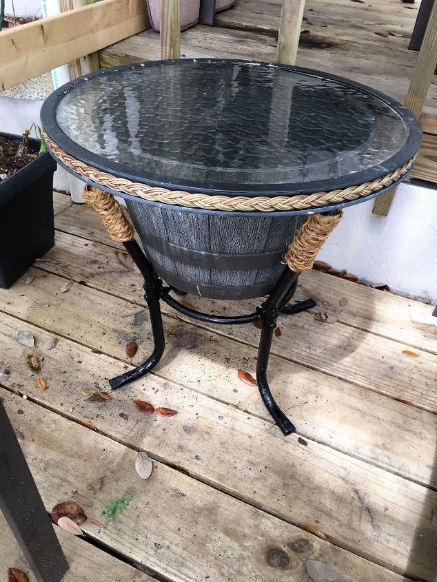 don t throw your rusty patio table away make it multifunctional
