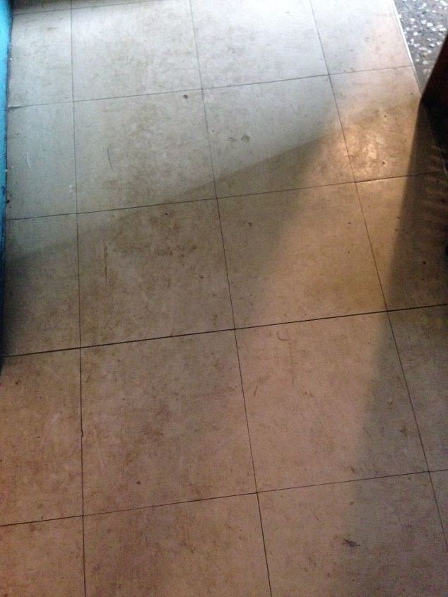 q what can i use to clean this vinyl flooring and keep it clean