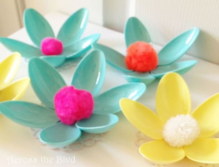 s no way these pops of color were made with dollar store items, This plastic spoon flower craft
