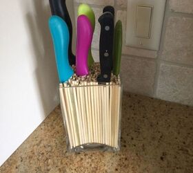 a stylish and unique way to display your kitchen knives, Nice display of knives