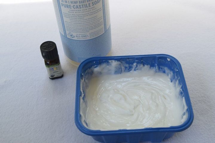 s 30 essential hacks for cleaning around your home, Clean Up Your Tub With Castile Soap
