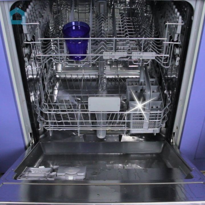 30 essential hacks for cleaning around your home, Wash Your Dishwasher With Baking Soda