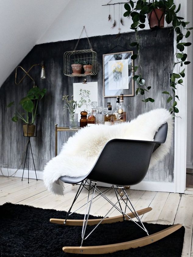 q can you please tell me how to paint my wall in that style