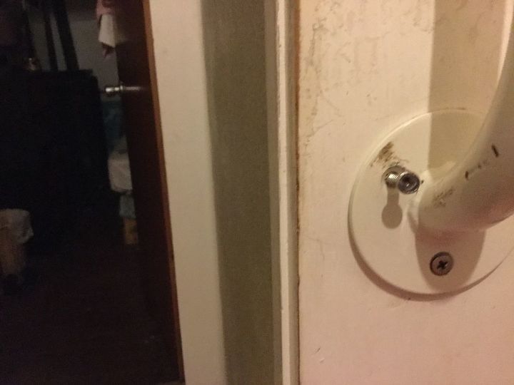 q screw heads are worn unable to remove