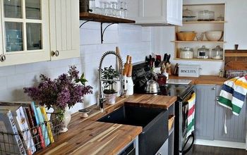 Budget Kitchen Reno Featuring a Stunning Black Farmhouse Sink