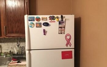  Eu tenho esse espaço acima da minha geladeira, alguma ideia de por que posso fazer?