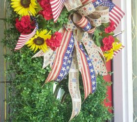 31 unusual flag ideas that actually look amazing, Make an American themed boxwood wreath