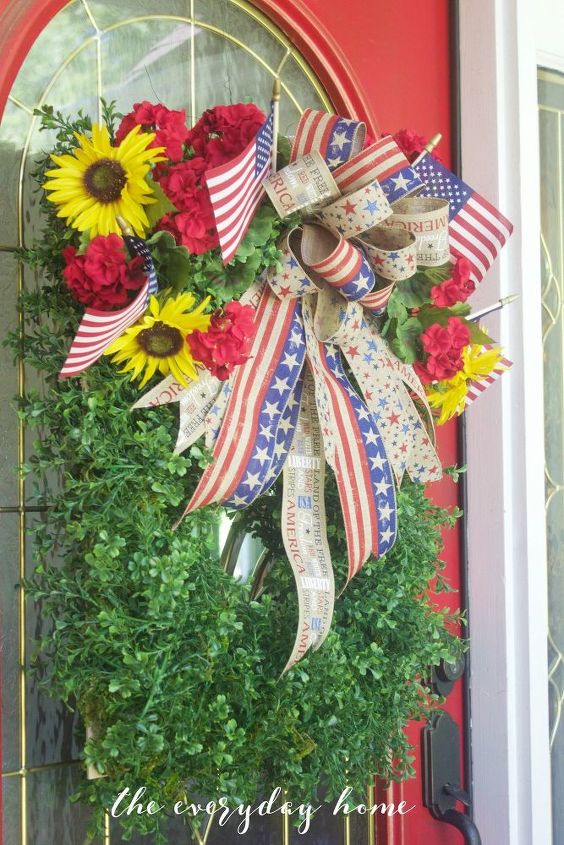 31 unusual flag ideas that actually look amazing, Make an American themed boxwood wreath
