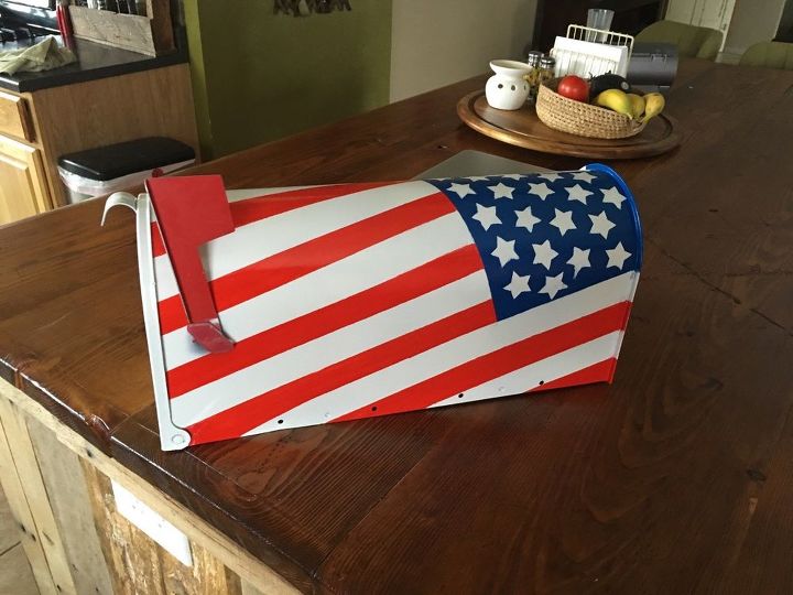 31 unusual flag ideas that actually look amazing, Turn your mailbox into a patriotic work of ar