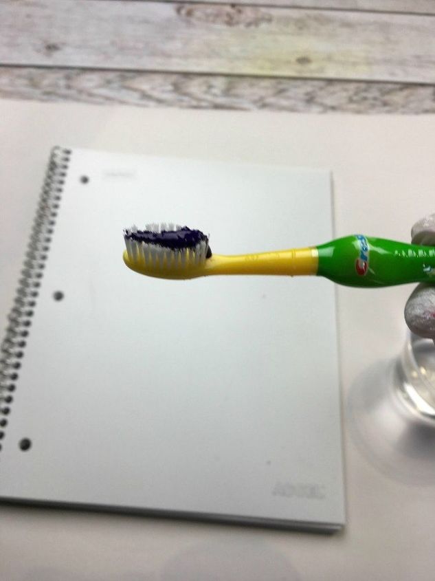 cuaderno de mrmol con cepillo de dientes para nios