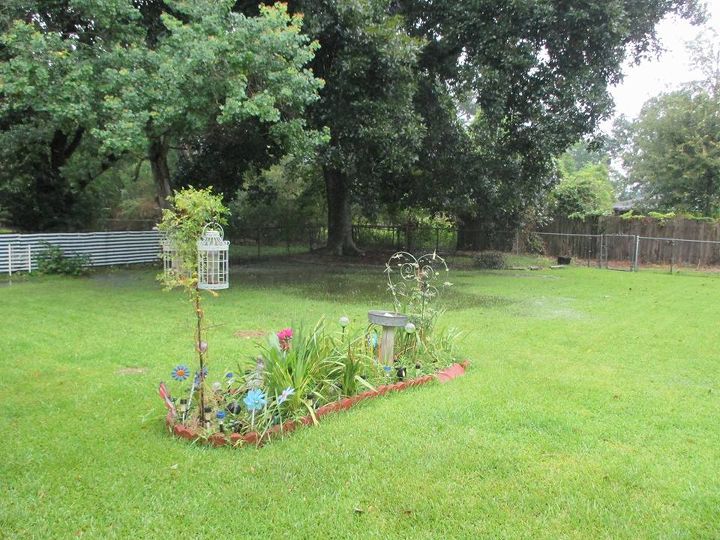 q what is the best wood to make a raised bed out of