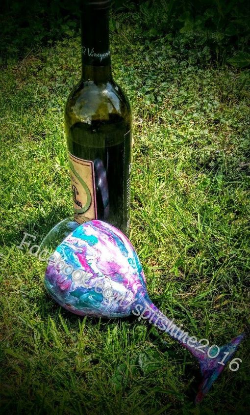 s 15 cheeky ideas perfect for vino crafters, SPiT On Your Glass For Vibrant Colors