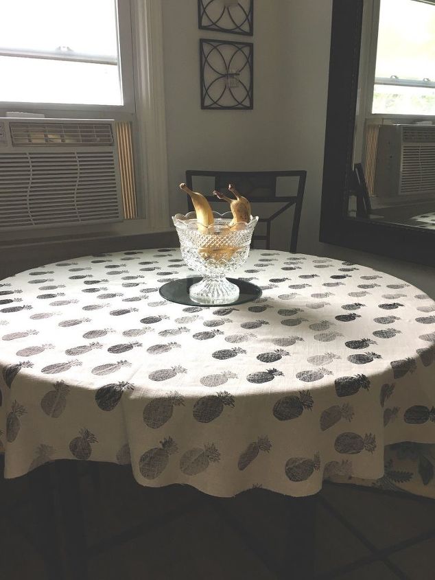 s 10 home decor projects you can do in under 30 minutes, Decorate A Tablecloth With Stamping