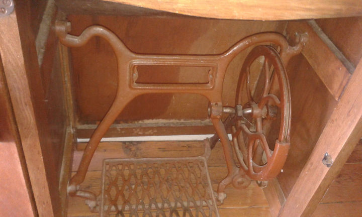 q 1870 jones cylinder shuttle sewing machine