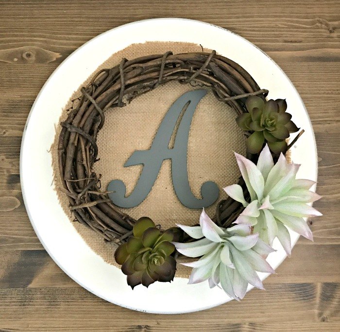 12 pretty ideas for a diy burlap sign or wreath with initial