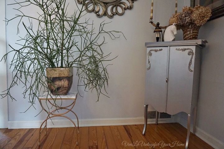 30 stunning ways to display your plants, Use Marble Contact Paper For A Textured Look
