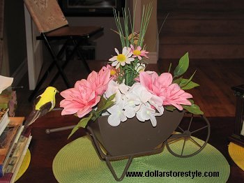 haz un centro de mesa floral con flores falsas