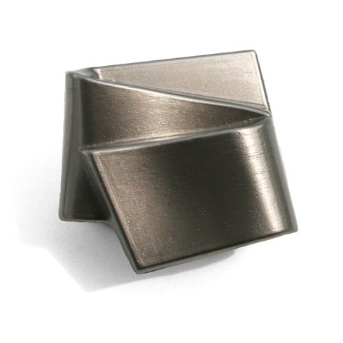 q need some second opinions on cabinet hardware