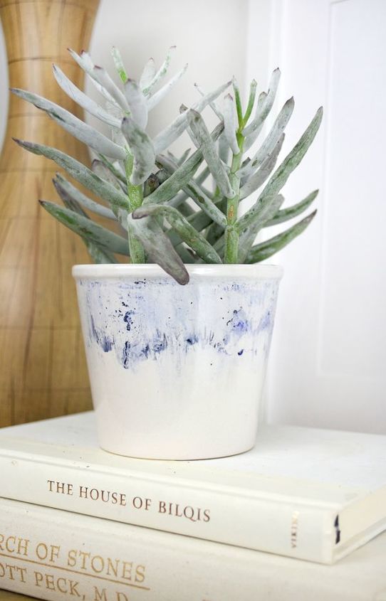 15 maneiras atraentes de transformar seus vasos de flores chatos, Plantador de aquarela fa a voc mesmo
