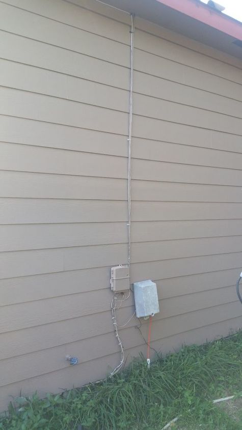 q hiding cable cords