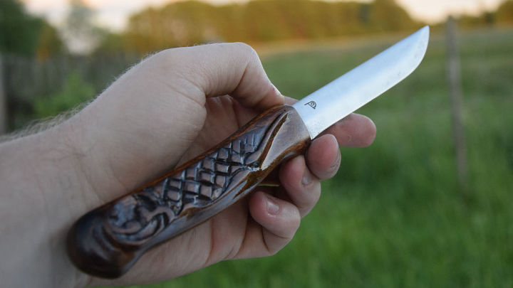 make brand new carved knife from rusty old trash