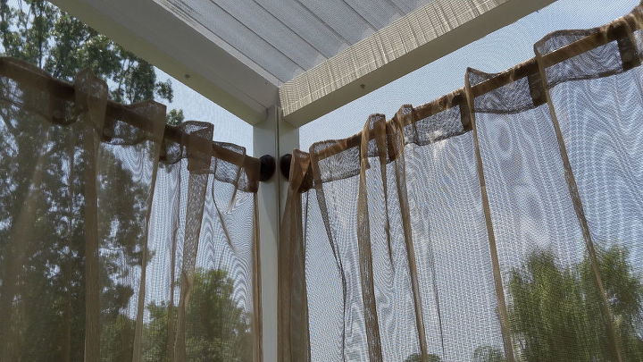 31 maneiras de obter privacidade dentro e fora de sua casa, Varas de cortina ao ar livre para sala de tela de alum nio