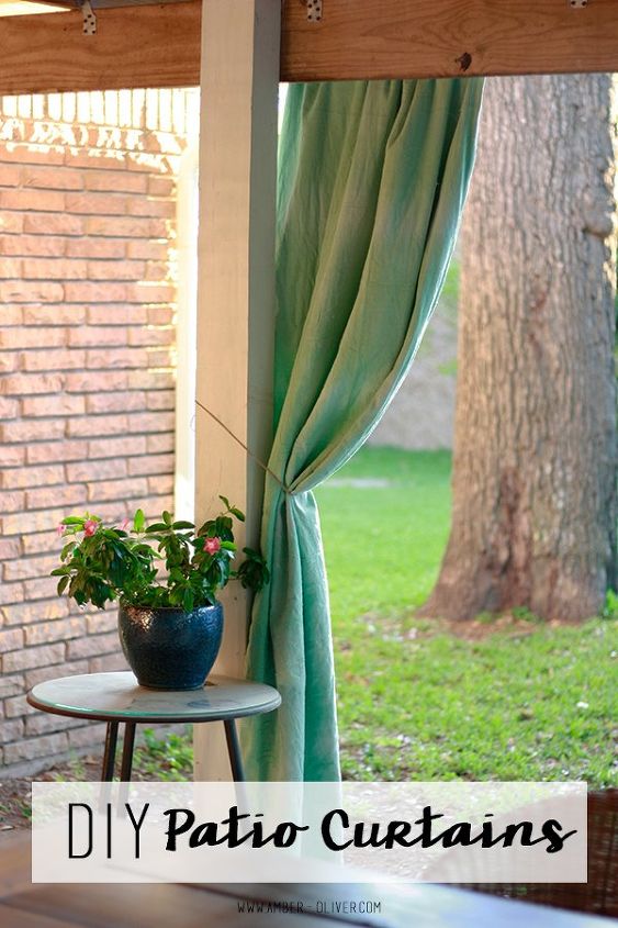 31 maneras de conseguir privacidad dentro y fuera de tu casa, Ti e un conjunto de cortinas para un patio abierto