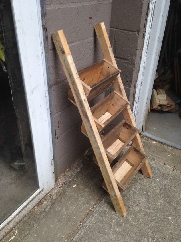 jardinera de escalera