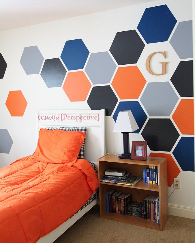 30 tcnicas e ideias criativas de pintura que voc deve ver, Parede hexagonal parede central do quarto de um menino pr adolescente
