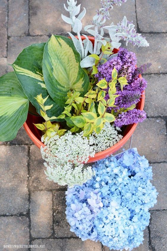 easy garden flower arrangement