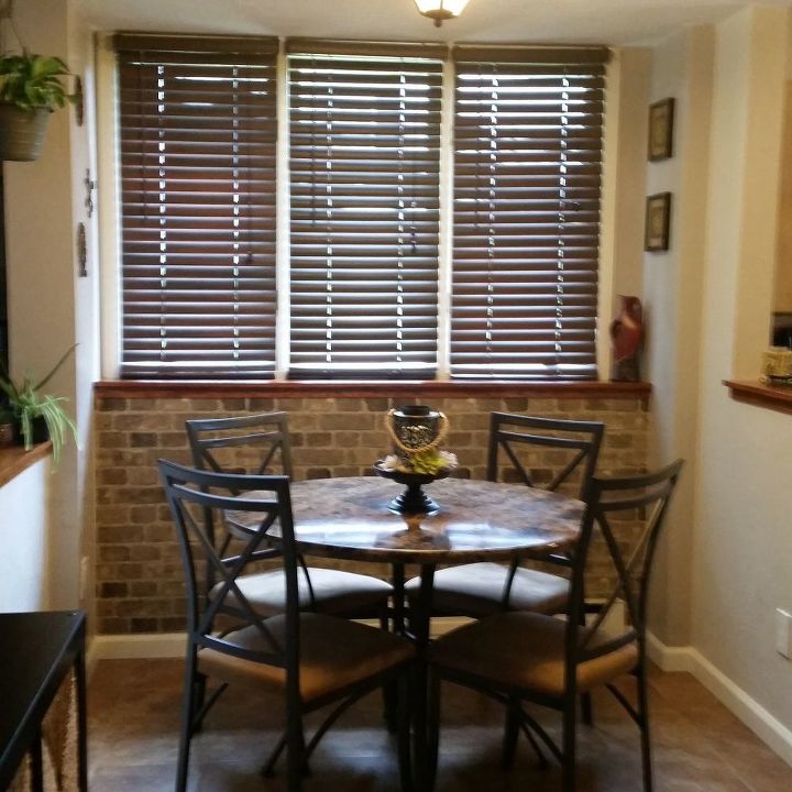 q need help re decorating this small dinning room