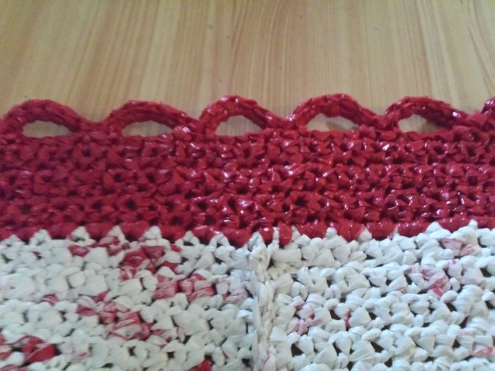 diy crocheted plarn rug
