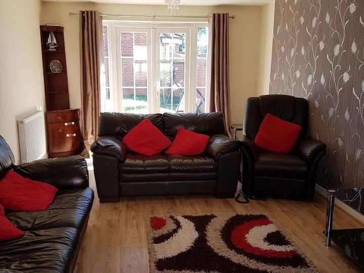 q hi i want to put oak furniture in my living room any idea for arrangem