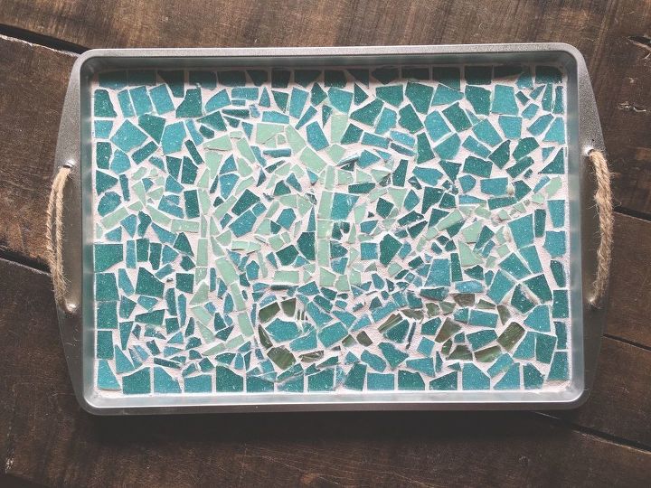 30 creative ways to repurpose baking pans, Make a stunning mosaic serving tray