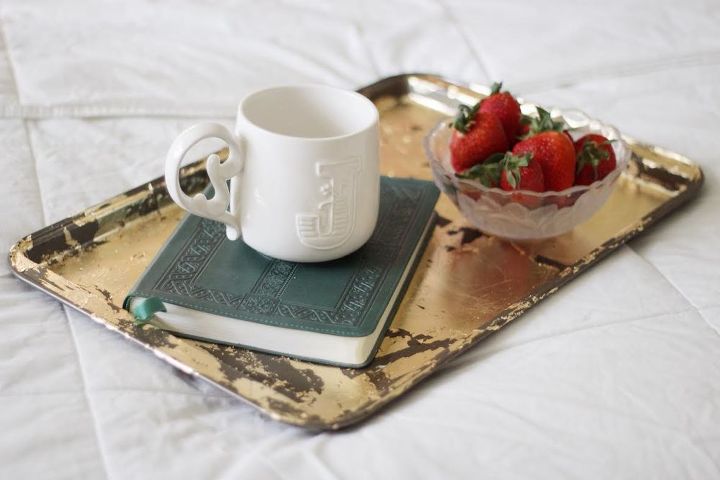 30 creative ways to repurpose baking pans, Makeover your baking sheet into a pretty tray