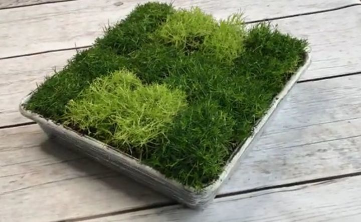 30 creative ways to repurpose baking pans, Make mossy monogram decor